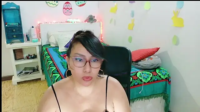 hottplay online show from April 2026 05:35:01 PM