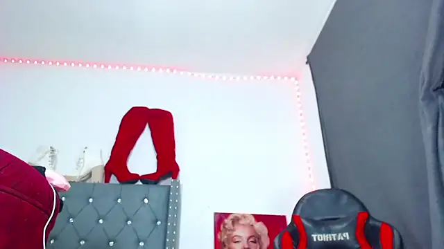 Snapshot of party_aass chatting on December 2024 09:40:01 PM party aass online show from December 2024 09:40:01 PM