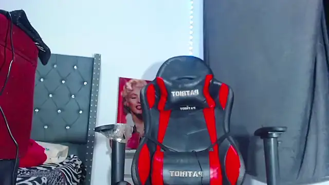 Snapshot of party_aass chatting on February 2025 11:21:02 PM party aass online show from February 2025 11:21:02 PM