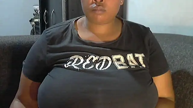 Snapshot of Sexy-queen99xx chatting on April 2026 06:52:01 PM Sexy-queen99xx online show from April 2026 06:52:01 PM