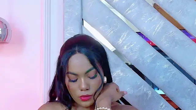 Sara Boom online show from December 2025 02:48:01 PM