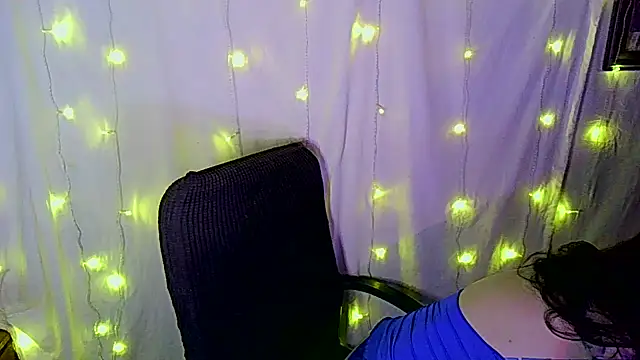 Snapshot of Victoria_Marks chatting on October 2025 03:23:02 PM Victoria Marks online show from October 2025 03:23:02 PM