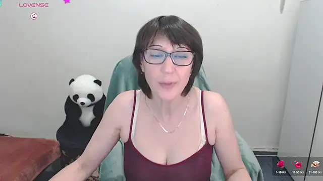 Snapshot of Ammillia chatting on December 2024 04:25:02 AM Ammillia online show from December 2024 04:25:02 AM