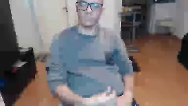 Snapshot of guachin_hunk chatting on July 2026 03:04:01 AM guachin hunk online show from July 2026 03:04:01 AM
