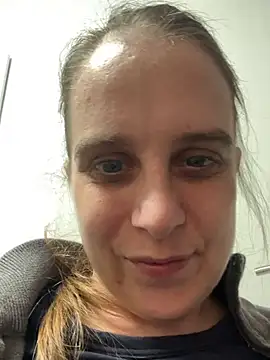 Snapshot of LadyChantale chatting on April 2026 05:54:01 PM LadyChantale online show from April 2026 05:54:01 PM