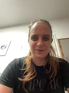 Snapshot of LadyChantale chatting on May 2026 05:24:01 AM LadyChantale online show from May 2026 05:24:01 AM