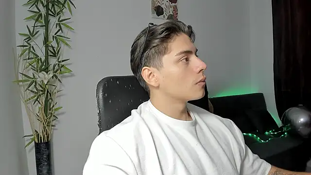 Giordano Russo online show from January 2025 04:59:02 PM