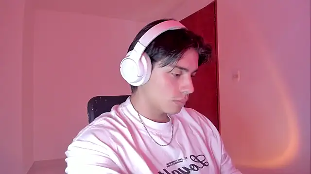 Giordano Russo online show from November 2025 08:41:02 PM