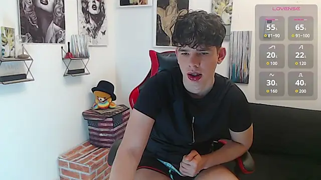 Oliverboy- online show from June 2026 11:13:01 PM
