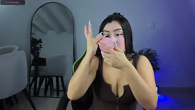 caroline23 x online show from February 2025 02:07:02 AM
