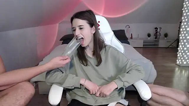 -Yummybabes- online show from February 2025 08:27:02 PM