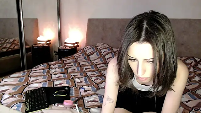 Snapshot of -Yummybabes- chatting on May 2026 10:41:02 PM -Yummybabes- online show from May 2026 10:41:02 PM