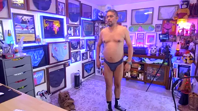 Briefs bud online show from November 2025 08:11:01 PM