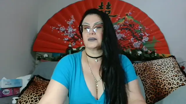 Snapshot of x__KHALEESI__x chatting on June 2026 06:56:02 PM x KHALEESI x online show from June 2026 06:56:02 PM