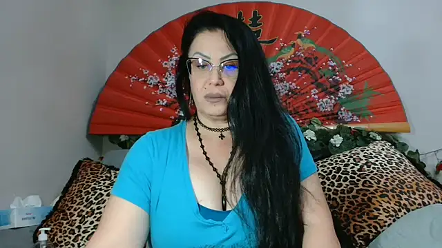 Snapshot of x__KHALEESI__x chatting on July 2026 08:52:02 PM x KHALEESI x online show from July 2026 08:52:02 PM