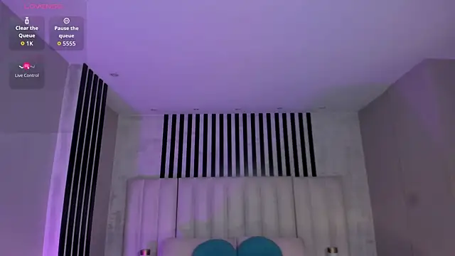 NiaHolland online show from July 2026 11:29:01 PM