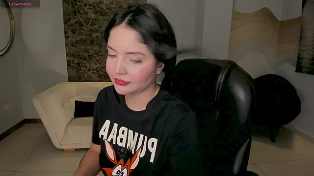 Snapshot of NinaMichelle chatting on June 2026 06:20:01 PM NinaMichelle online show from June 2026 06:20:01 PM