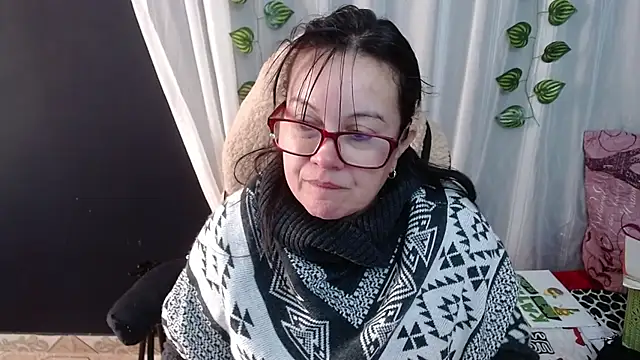 Sonialorens  online show from December 2024 09:56:01 PM