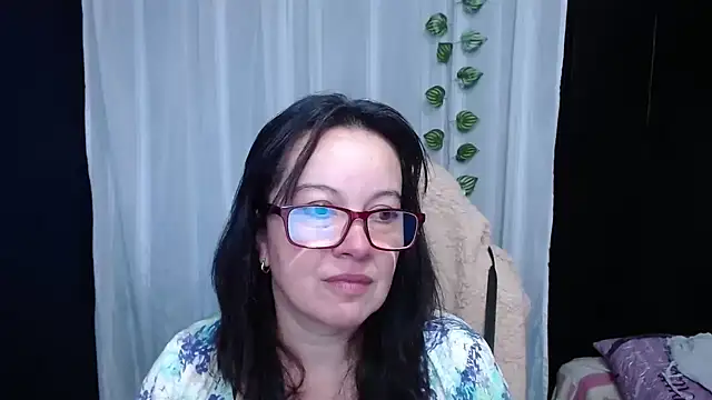 Sonialorens  online show from January 2025 11:58:02 AM