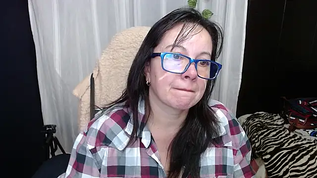 Sonialorens  online show from January 2025 08:44:01 PM