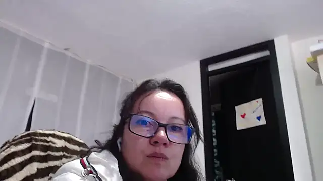 Sonialorens  online show from February 2025 03:18:01 PM