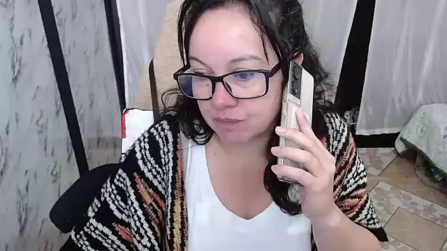 Sonialorens  online show from March 2025 05:22:01 PM