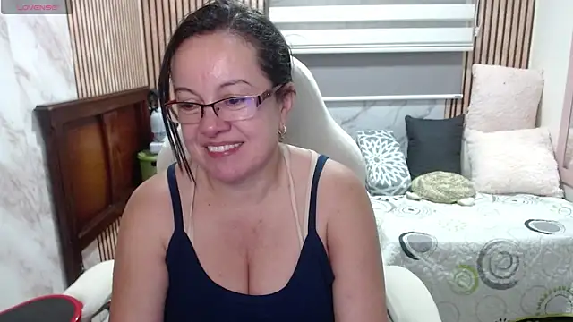 Snapshot of Sonialorens_ chatting on June 2026 11:08:01 PM Sonialorens online show from June 2026 11:08:01 PM