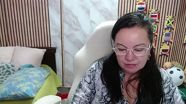 Snapshot of Sonialorens_ chatting on June 2026 07:27:02 PM Sonialorens online show from June 2026 07:27:02 PM