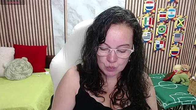 Snapshot of Sonialorens_ chatting on July 2026 04:35:02 PM Sonialorens online show from July 2026 04:35:02 PM