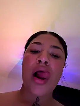 Snapshot of IamSashaLuv chatting on December 2024 09:40:02 AM IamSashaLuv online show from December 2024 09:40:02 AM