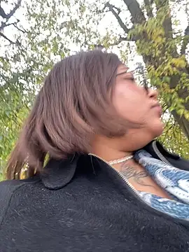 Snapshot of IamSashaLuv chatting on November 2025 10:47:01 AM IamSashaLuv online show from November 2025 10:47:01 AM