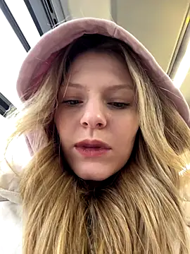 MaryHiggins online show from November 2025 10:35:02 AM