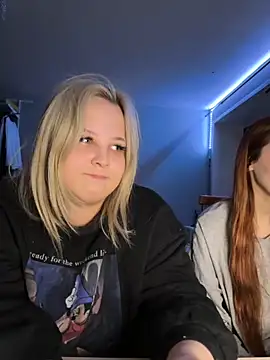 Snapshot of B_Ratz chatting on November 2025 08:19:02 PM B Ratz online show from November 2025 08:19:02 PM