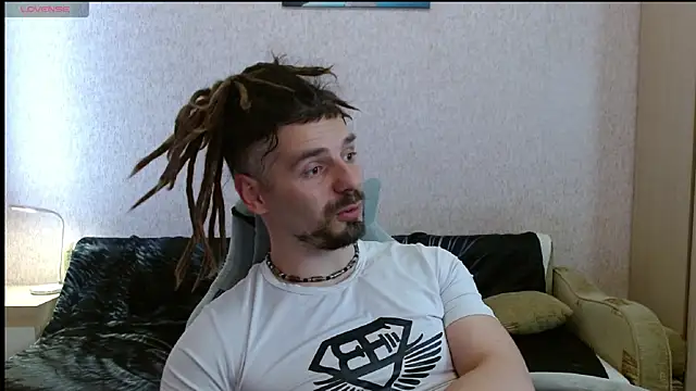 Snapshot of Aestheticguy101 chatting on May 2026 01:50:01 PM Aestheticguy101 online show from May 2026 01:50:01 PM
