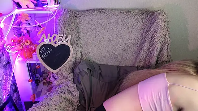 Snapshot of sarakaell chatting on November 2025 01:26:02 AM sarakaell online show from November 2025 01:26:02 AM