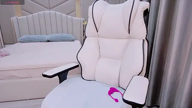 Snapshot of Girl__Funny chatting on March 2025 01:48:01 PM Girl  Funny online show from March 2025 01:48:01 PM