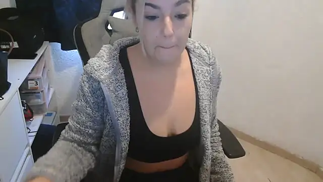 bekka   online show from December 2025 10:31:01 AM