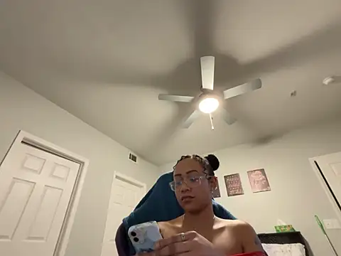 RylHoneyy online show from February 2026 03:54:01 AM