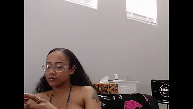 RylHoneyy online show from February 2026 07:56:01 PM