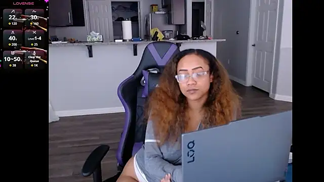 Snapshot of RylHoneyy chatting on July 2026 08:08:01 PM RylHoneyy online show from July 2026 08:08:01 PM