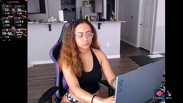 Snapshot of RylHoneyy chatting on July 2026 08:00:01 PM RylHoneyy online show from July 2026 08:00:01 PM
