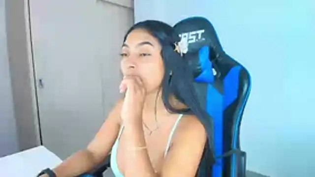 sophiax-x online show from October 2025 05:12:02 PM