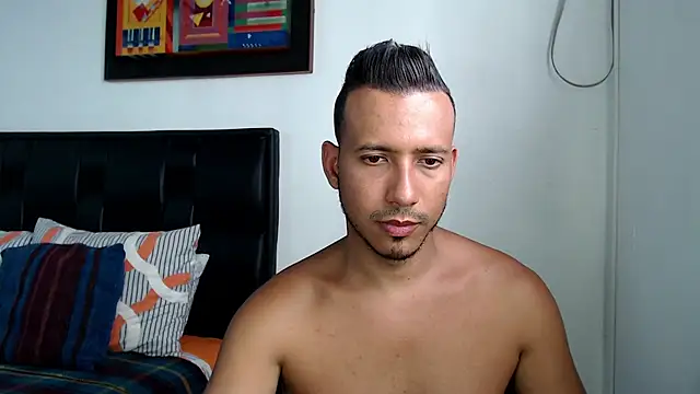 Snapshot of thommerxxx chatting on January 2025 08:07:02 PM thommerxxx online show from January 2025 08:07:02 PM
