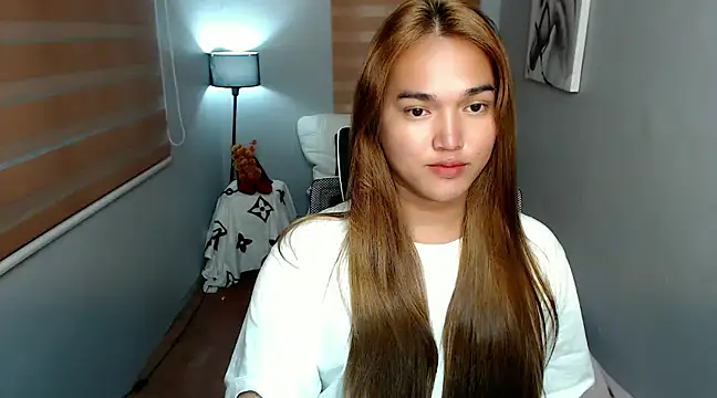 Snapshot of MoaningKylie chatting on December 2024 04:36:01 PM MoaningKylie online show from December 2024 04:36:01 PM