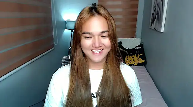 Snapshot of MoaningKylie chatting on December 2024 10:51:02 AM MoaningKylie online show from December 2024 10:51:02 AM