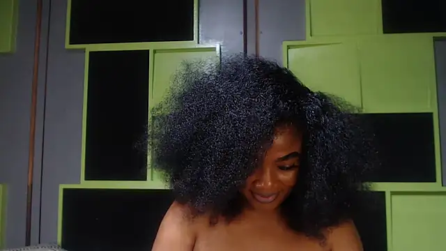 Snapshot of SexyAssDivaxxx chatting on October 2025 05:14:01 AM SexyAssDivaxxx online show from October 2025 05:14:01 AM