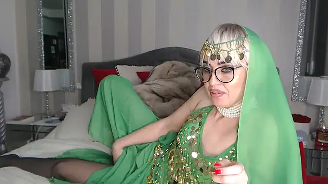 LuanaColucci online show from December 2024 05:36:02 PM