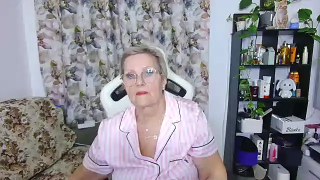 Snapshot of Selenna57 chatting on February 2025 07:23:01 PM Selenna57 online show from February 2025 07:23:01 PM