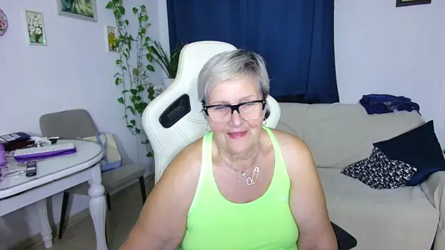 Snapshot of Selenna57 chatting on February 2026 06:59:02 PM Selenna57 online show from February 2026 06:59:02 PM