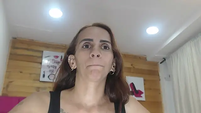 Amber Moore online show from October 2025 11:50:01 PM